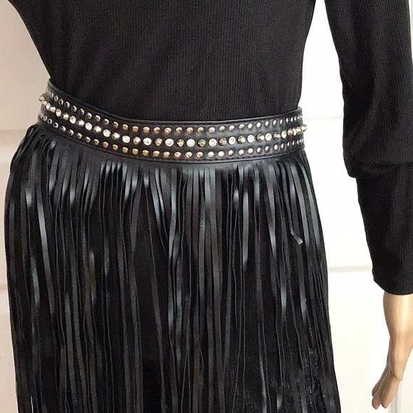 🔥🔥TAKE 50% OFF LIST PRICE 🔥🔥.UNKNOWN DESIGNER. OVERSKIRT - Picture 4 of 12